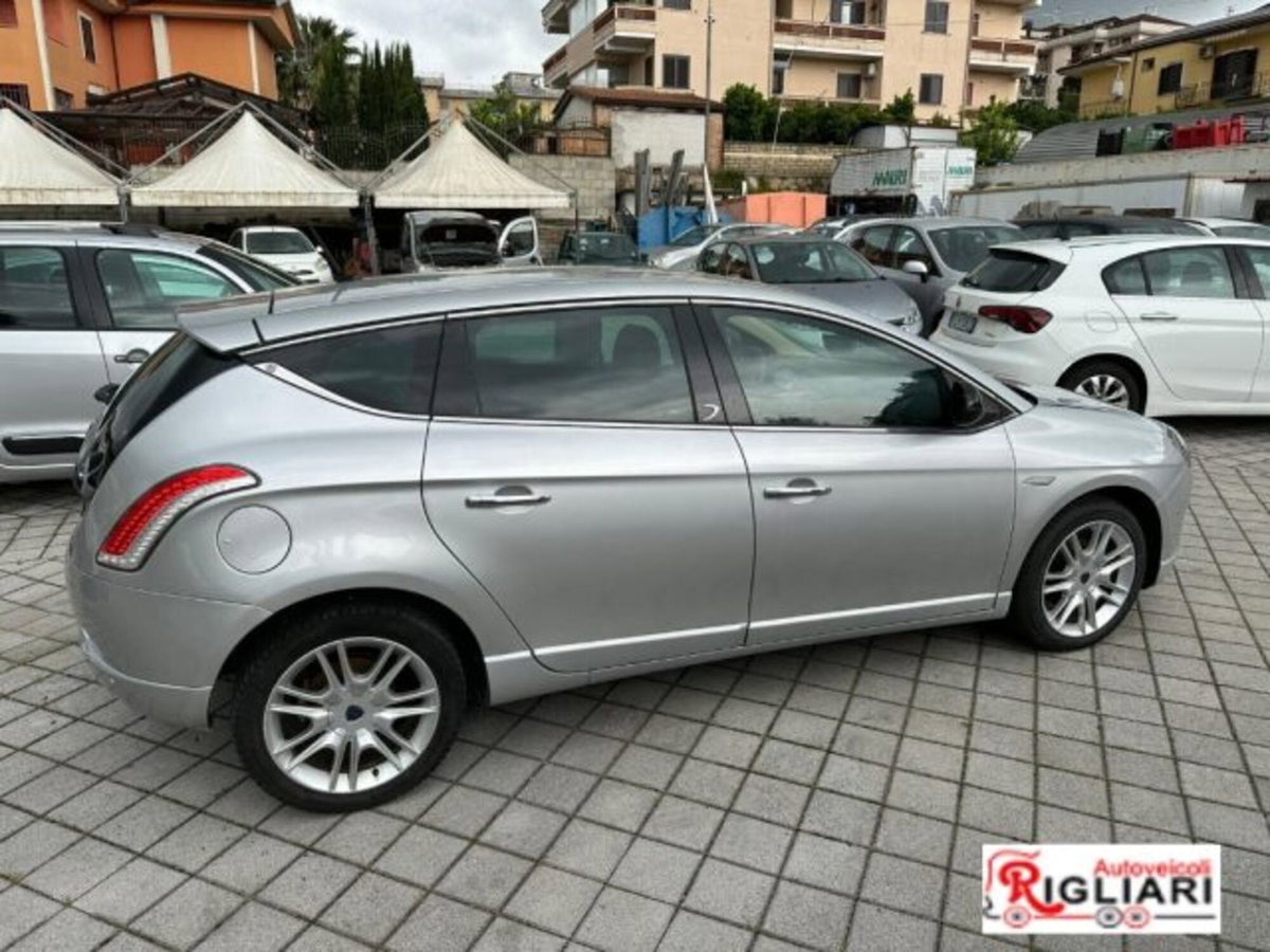 Lancia Delta 1.6 MJT DPF Business (10)