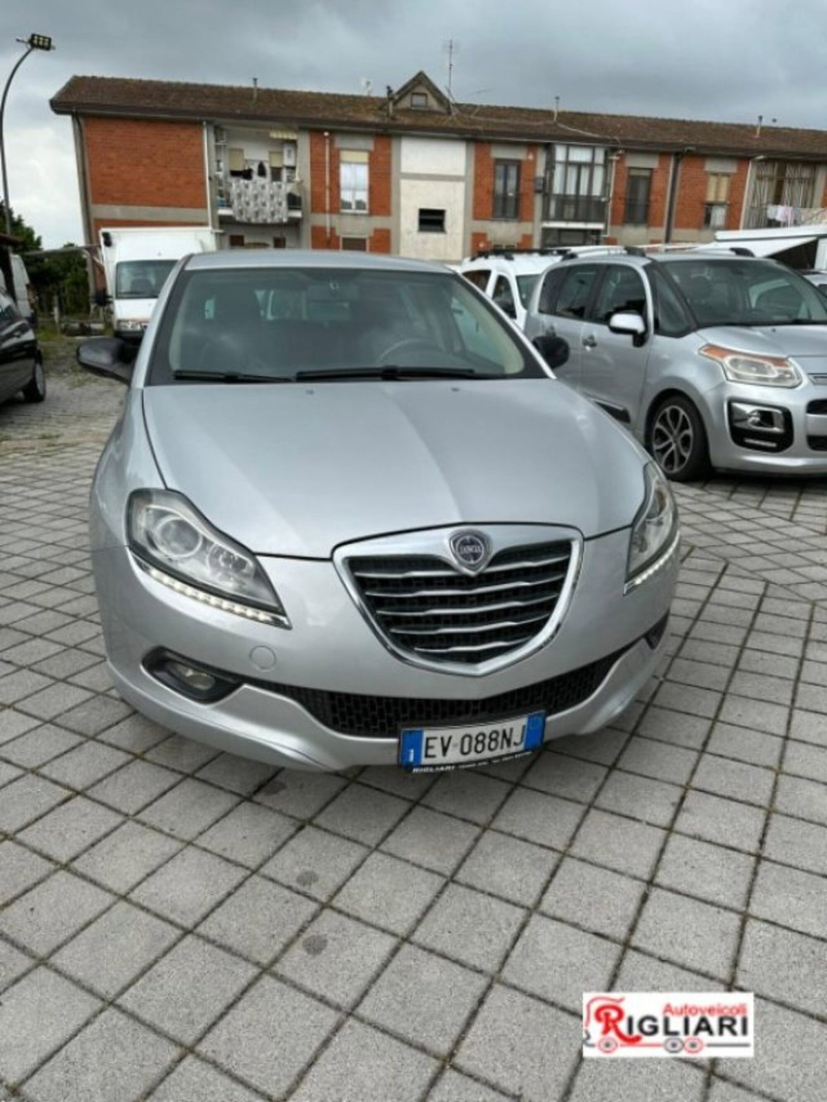 Lancia Delta 1.6 MJT DPF Business (12)