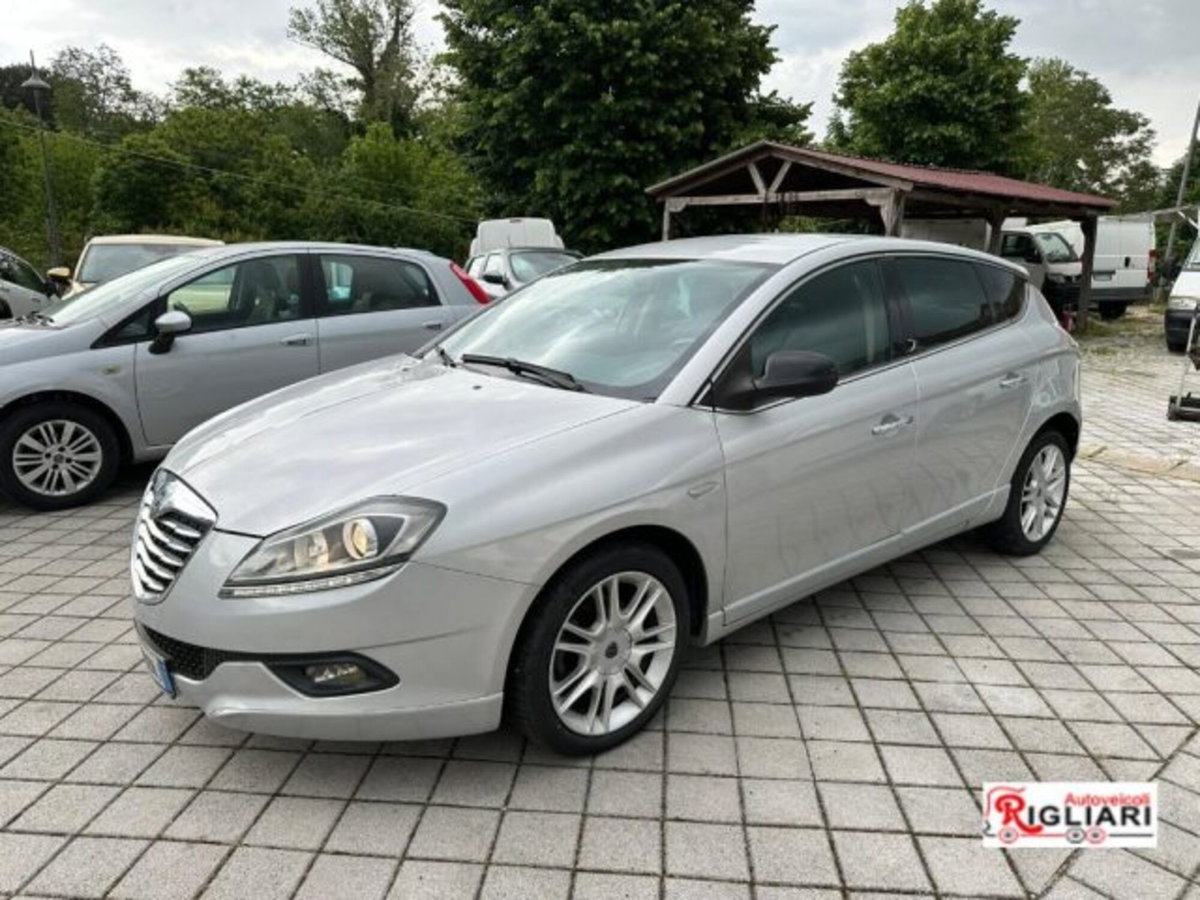 Lancia Delta 1.6 MJT DPF Business (13)