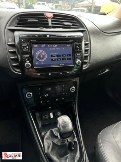 Lancia Delta 1.6 MJT DPF Business (14)