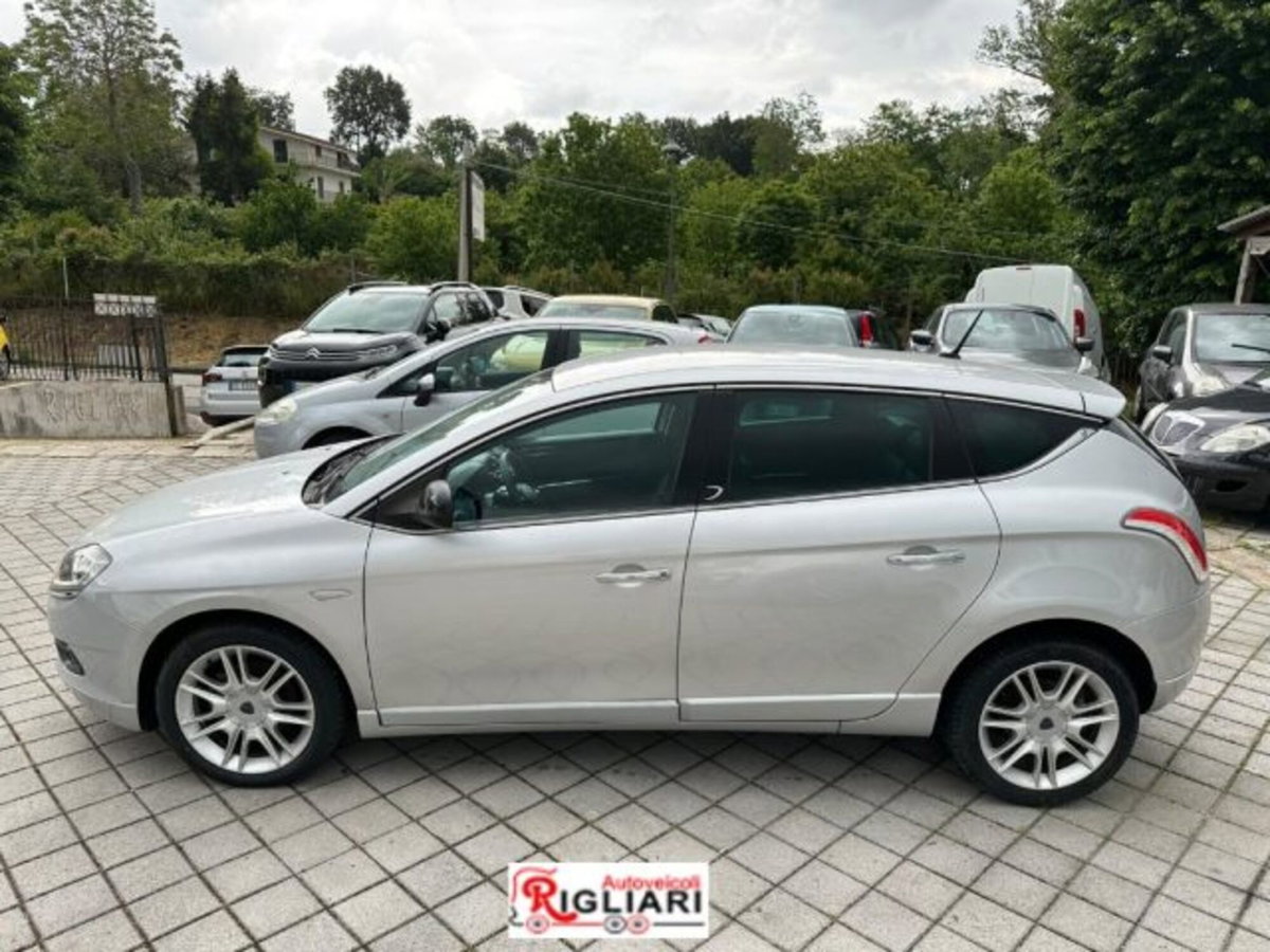 Lancia Delta 1.6 MJT DPF Business (3)