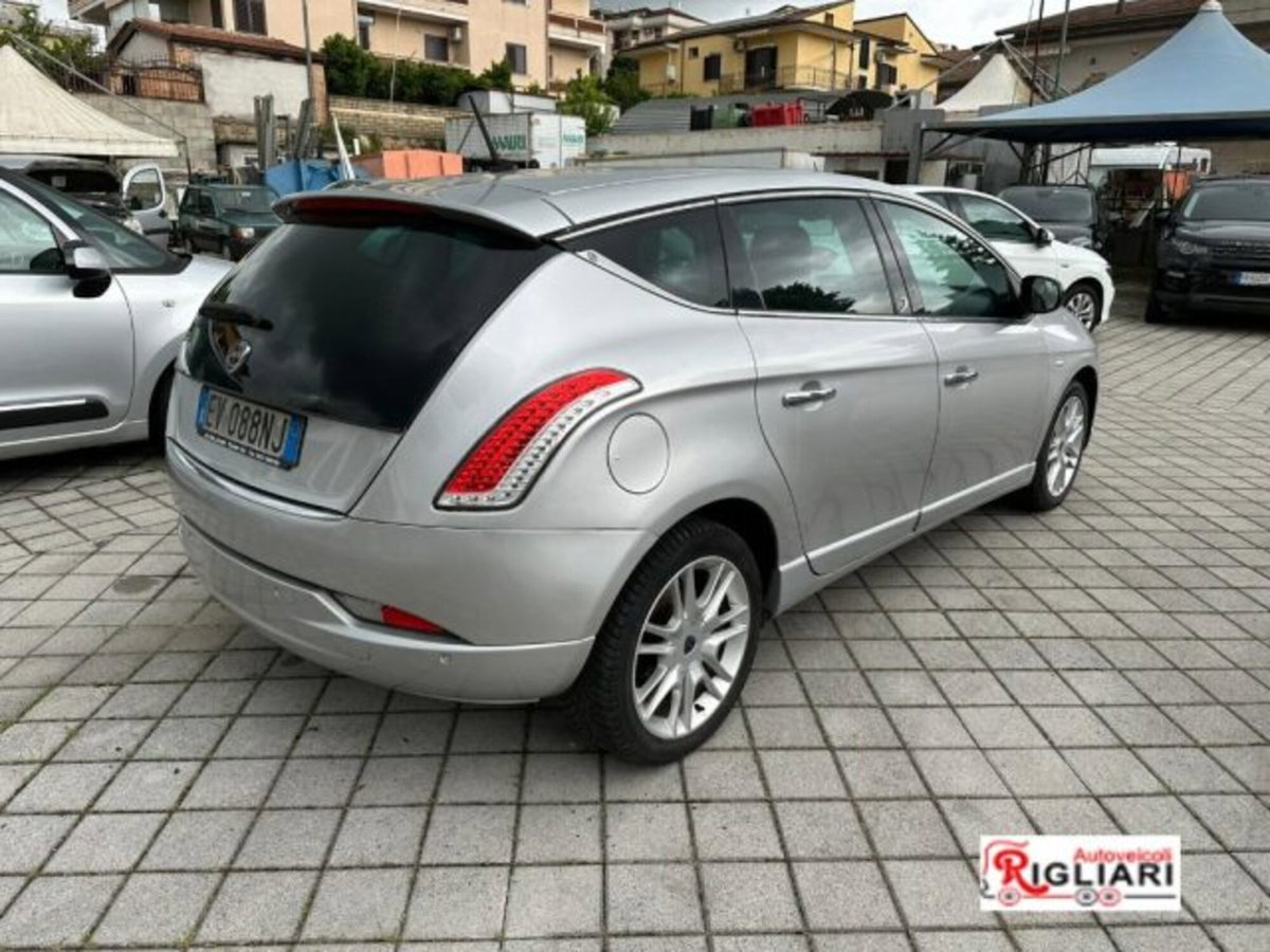 Lancia Delta 1.6 MJT DPF Business (4)