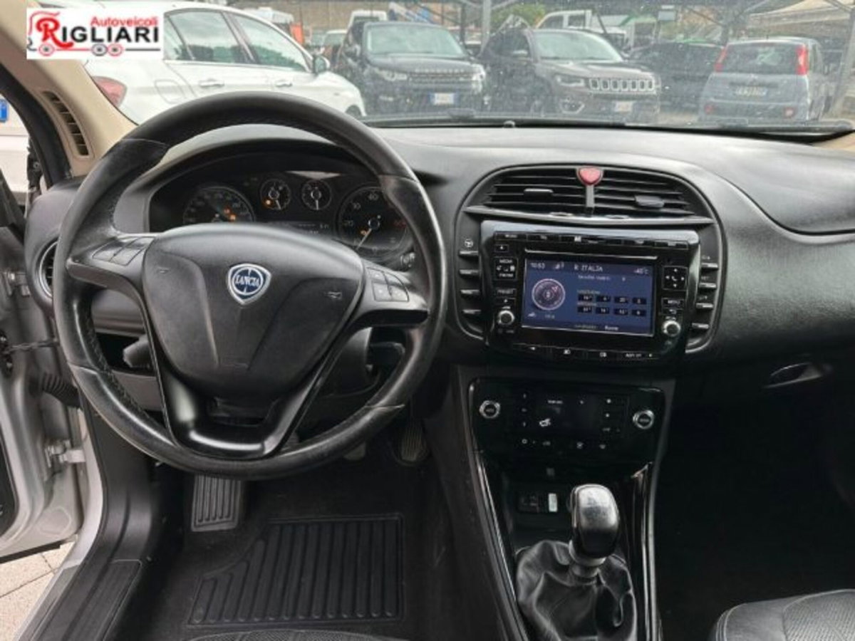 Lancia Delta 1.6 MJT DPF Business (8)