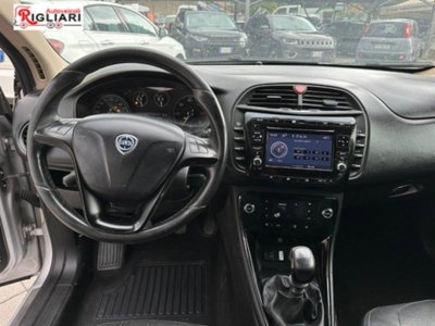 Lancia Delta 1.6 MJT DPF Business (8)