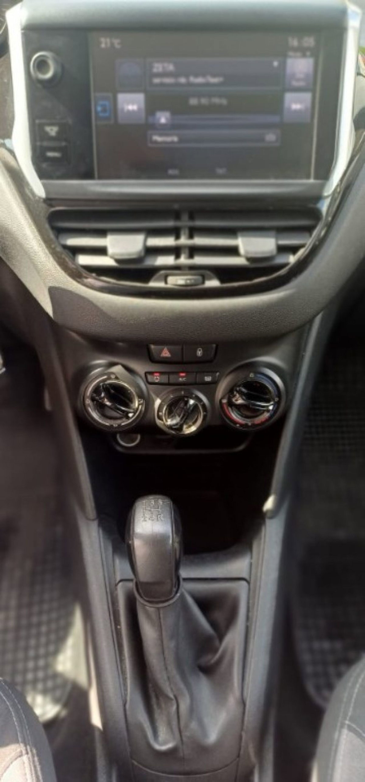 Peugeot 208 HDi 68 CV 5 porte Allure (11)