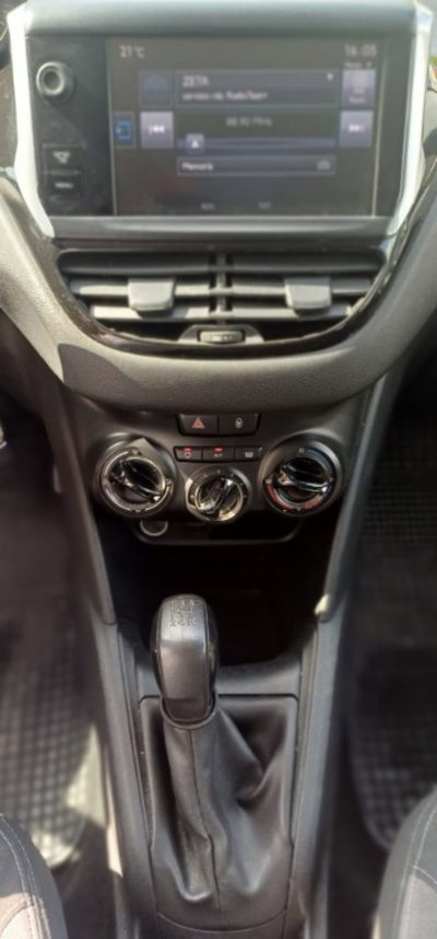 Peugeot 208 HDi 68 CV 5 porte Allure (11)