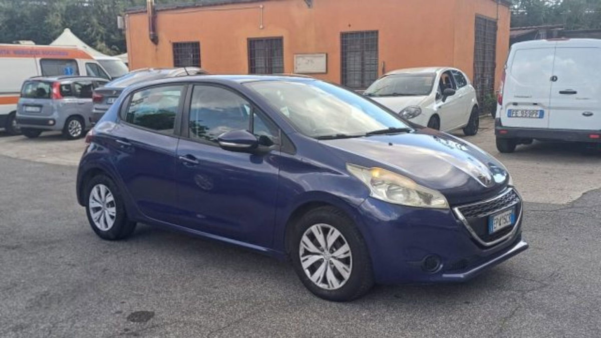 Peugeot 208 HDi 68 CV 5 porte Allure (2)