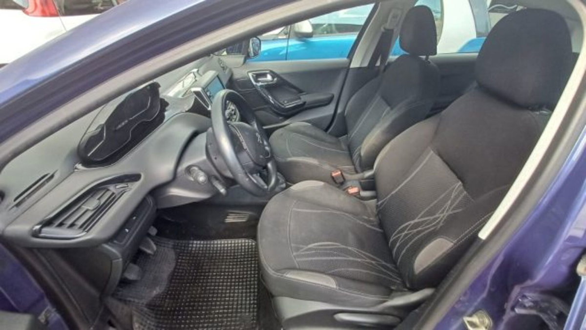 Peugeot 208 HDi 68 CV 5 porte Allure (7)