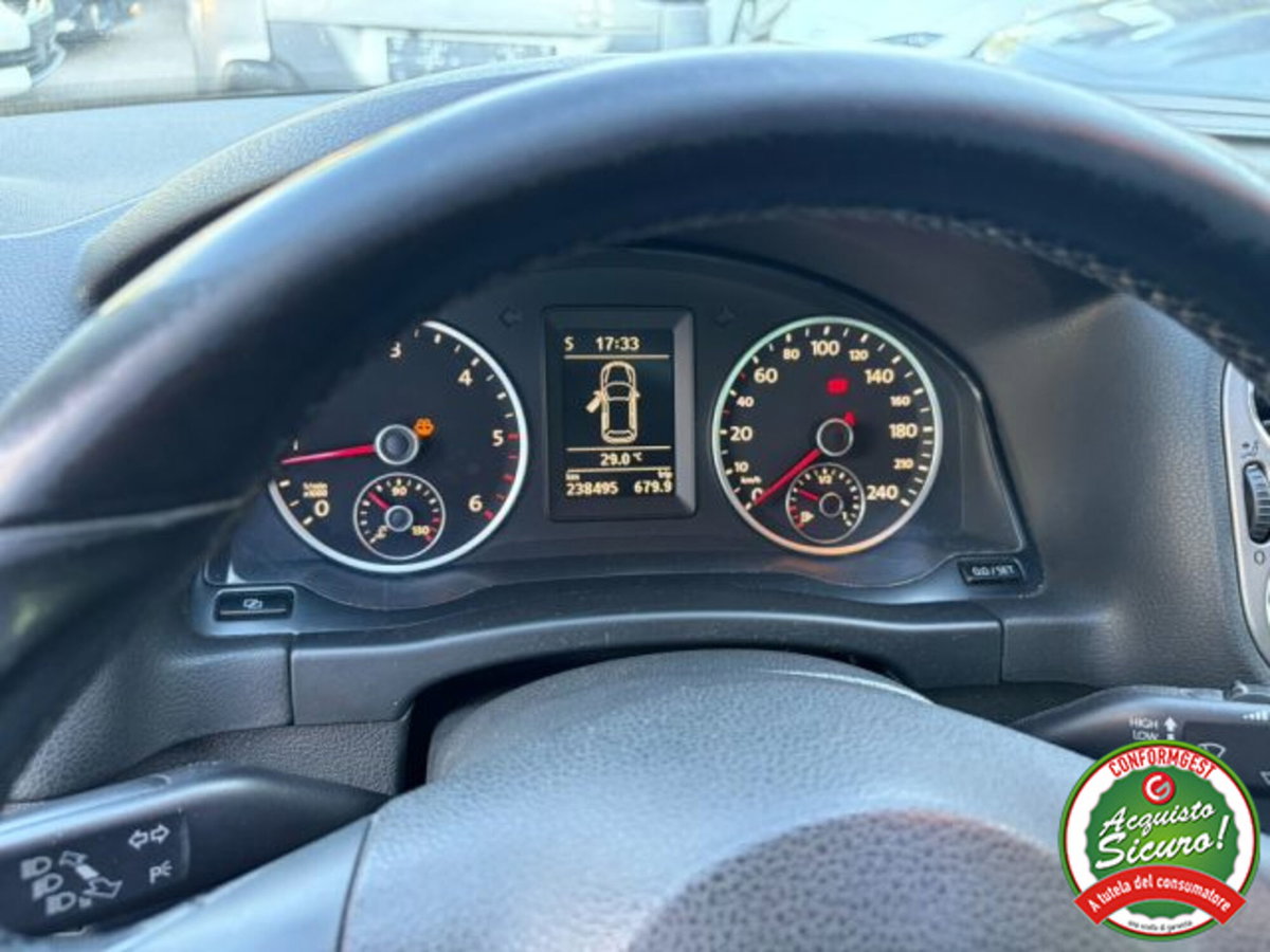 Volkswagen Tiguan 2.0 TDI DPF 4MOTION DSG Sport & Style (12)