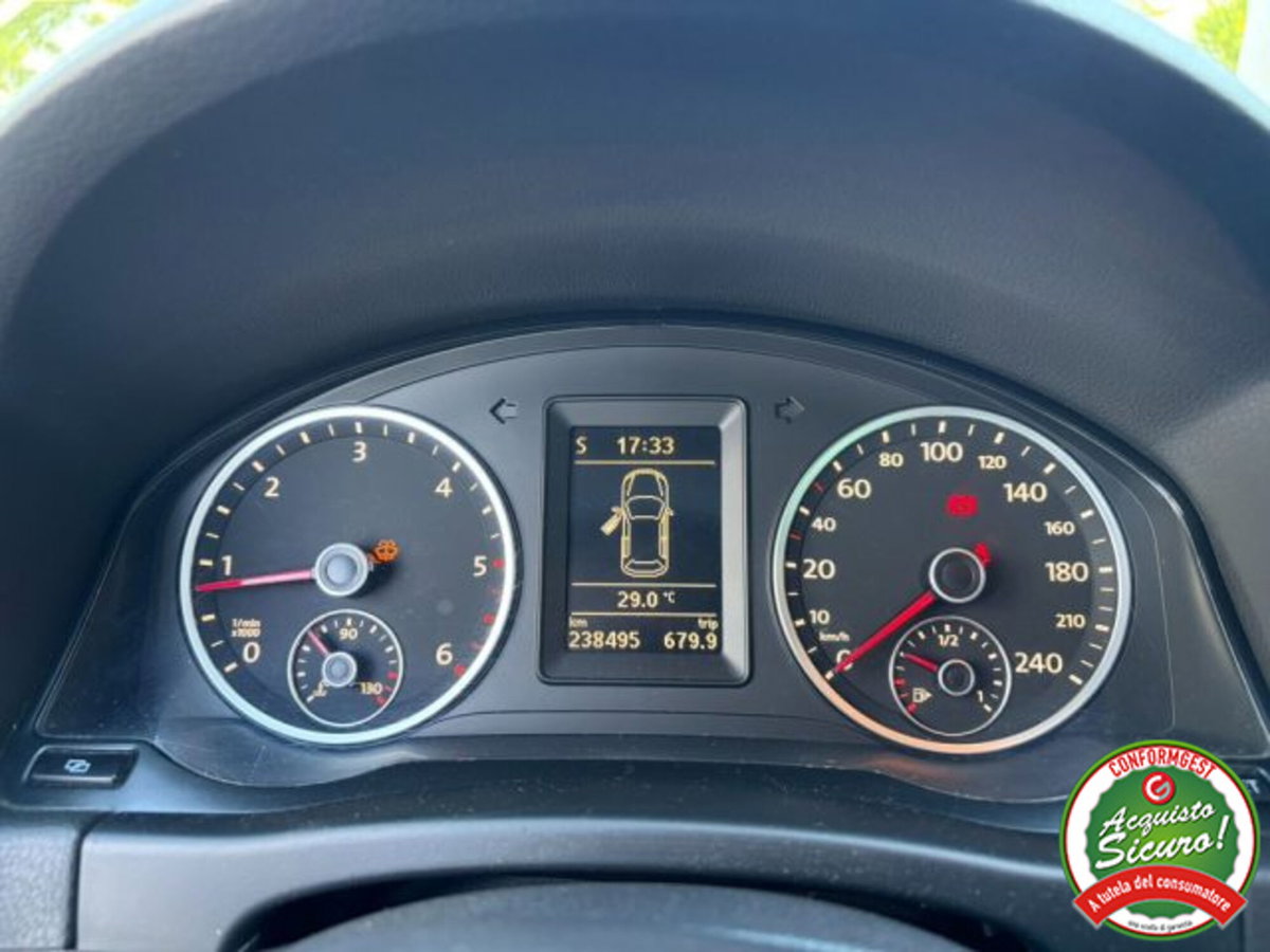 Volkswagen Tiguan 2.0 TDI DPF 4MOTION DSG Sport & Style (16)