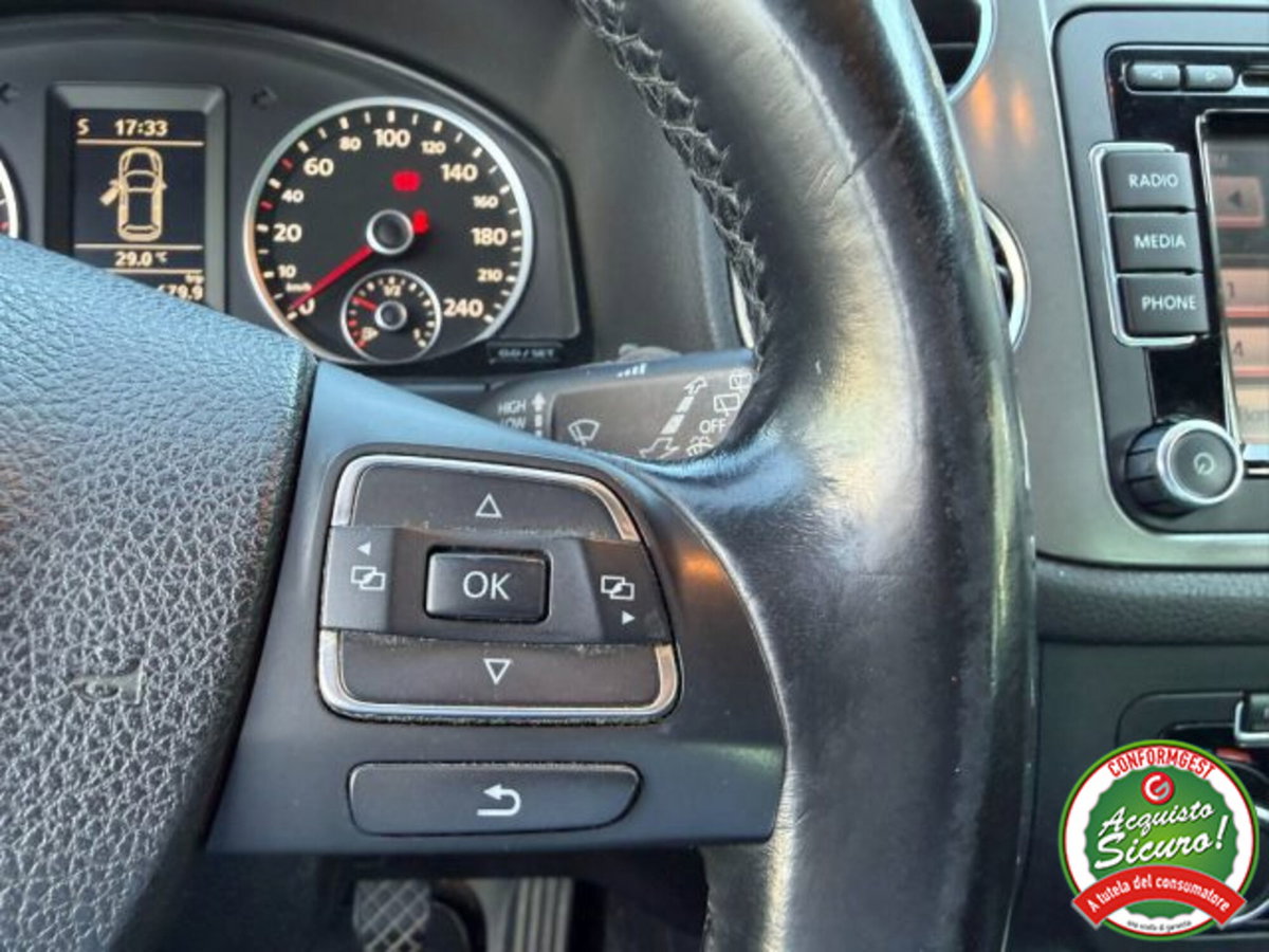 Volkswagen Tiguan 2.0 TDI DPF 4MOTION DSG Sport & Style (19)