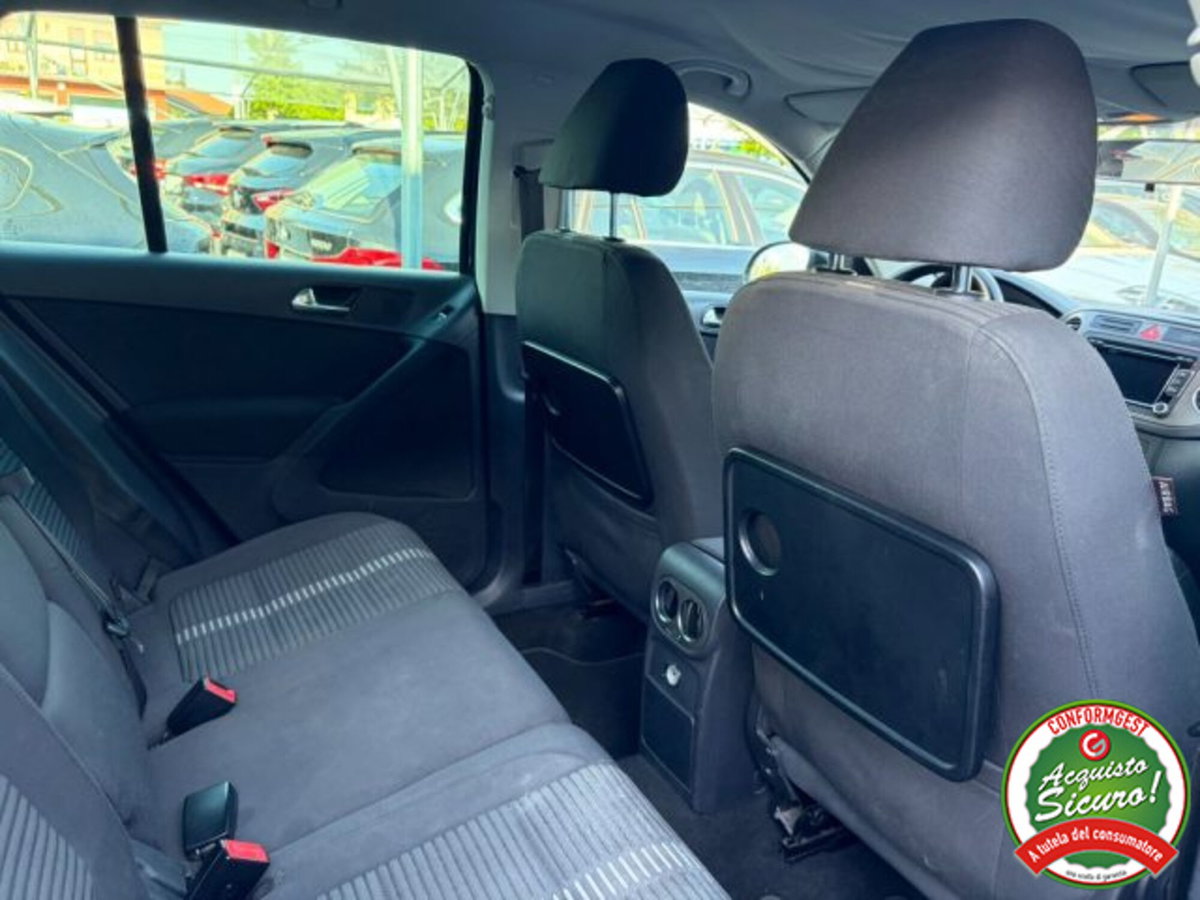 Volkswagen Tiguan 2.0 TDI DPF 4MOTION DSG Sport & Style (9)
