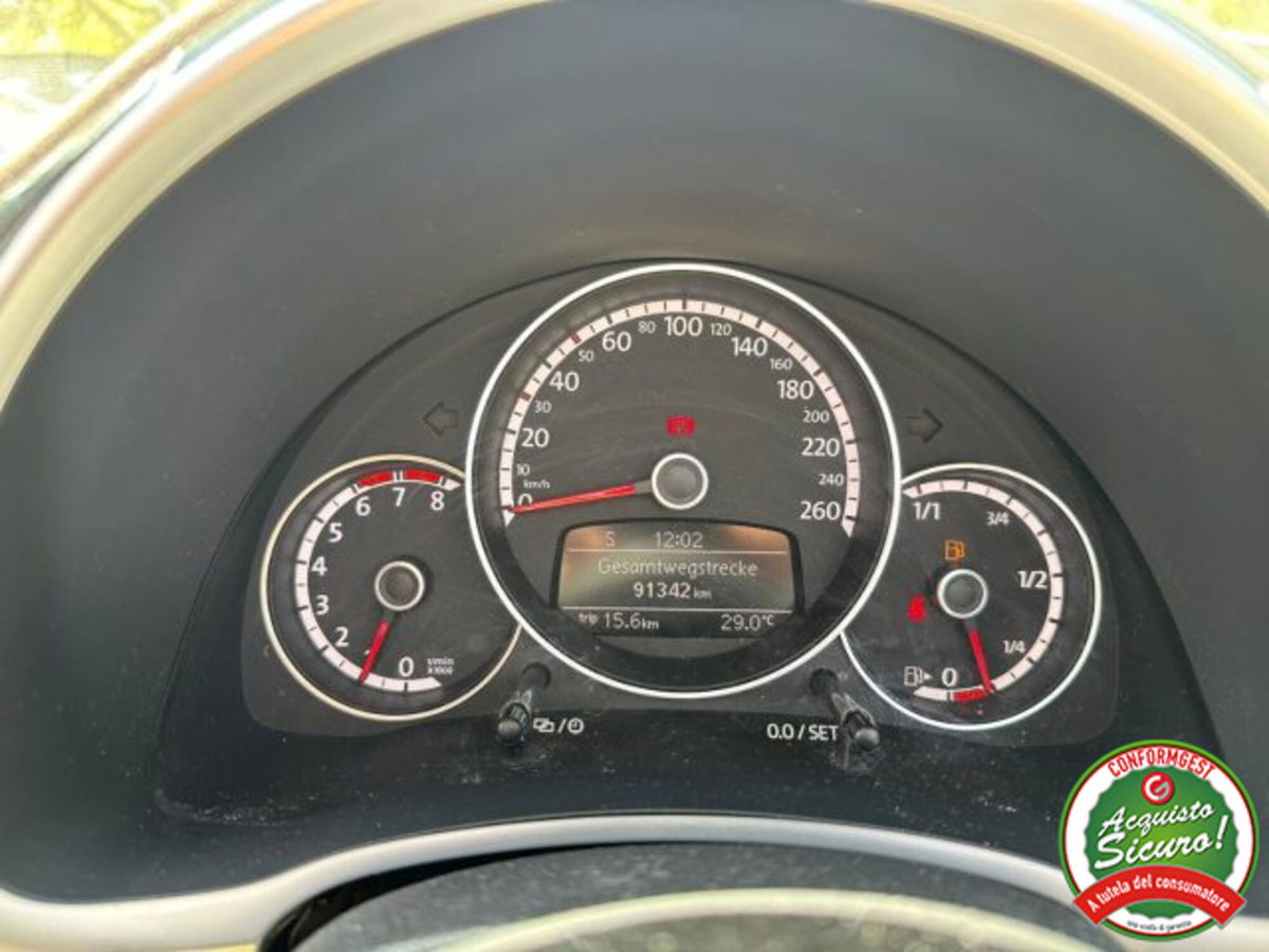 Volkswagen Maggiolino Cabrio 1.2 TSI Design BlueMotion Technology (15)