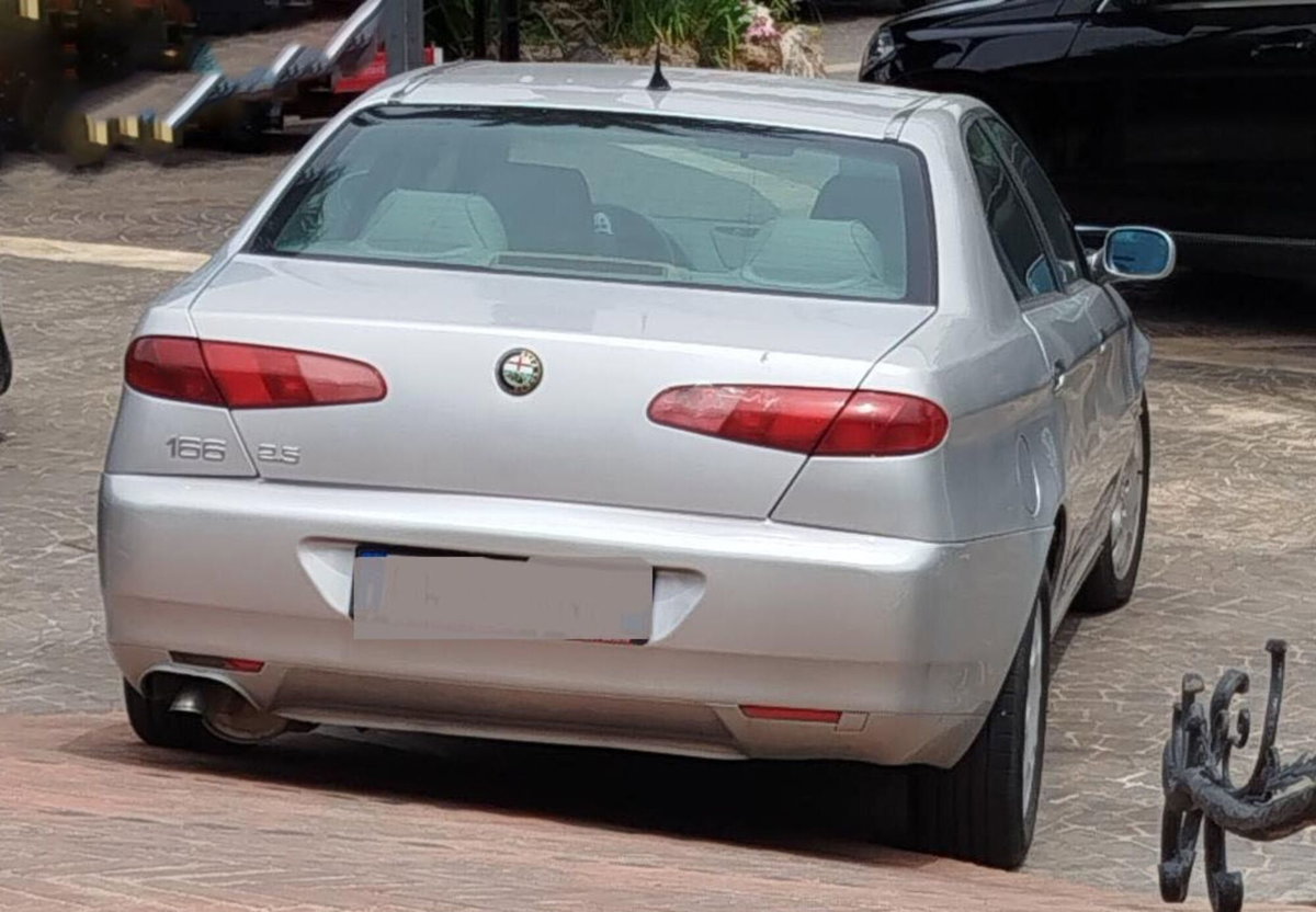 Alfa Romeo 166 2.4 JTD cat Distinctive (6)
