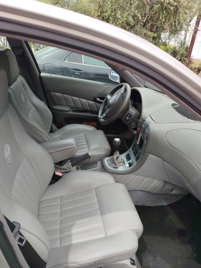 Alfa Romeo 166 2.4 JTD cat Distinctive (8)