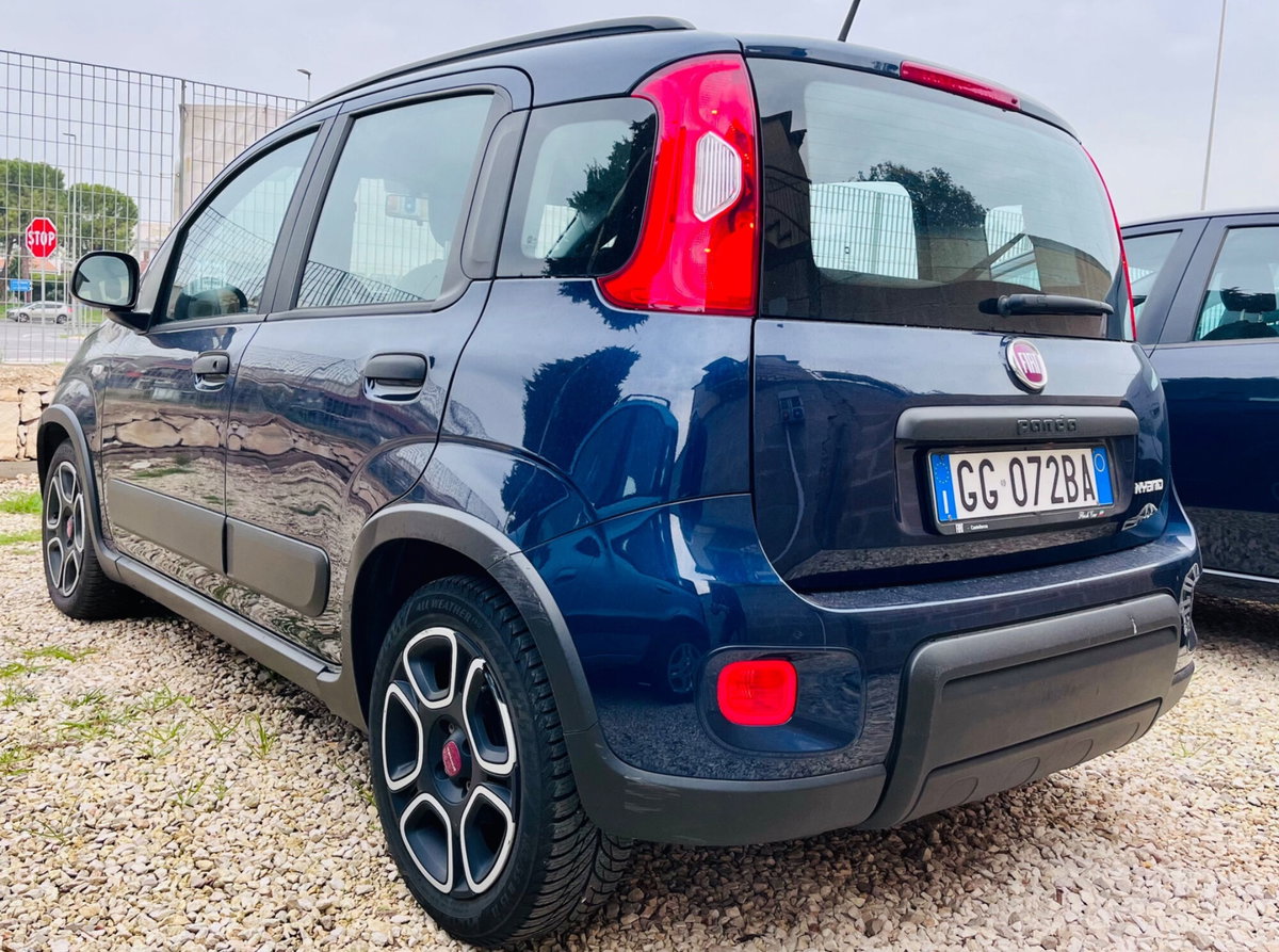 Fiat Panda 1.0 FireFly S&S Hybrid City Cross (4)