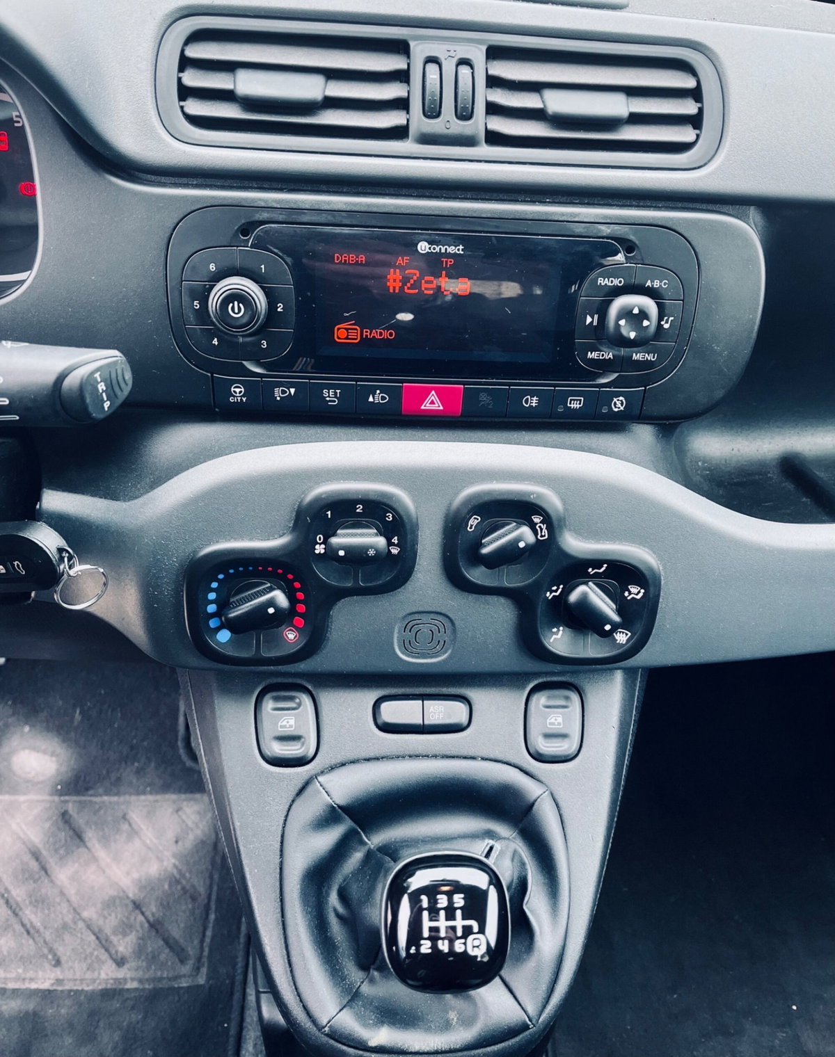Fiat Panda 1.0 FireFly S&S Hybrid City Cross (8)