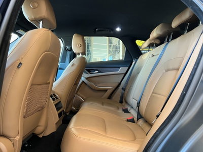 Jaguar F-Pace 2.0 D 204 CV AWD aut. R-Dynamic SE (11)