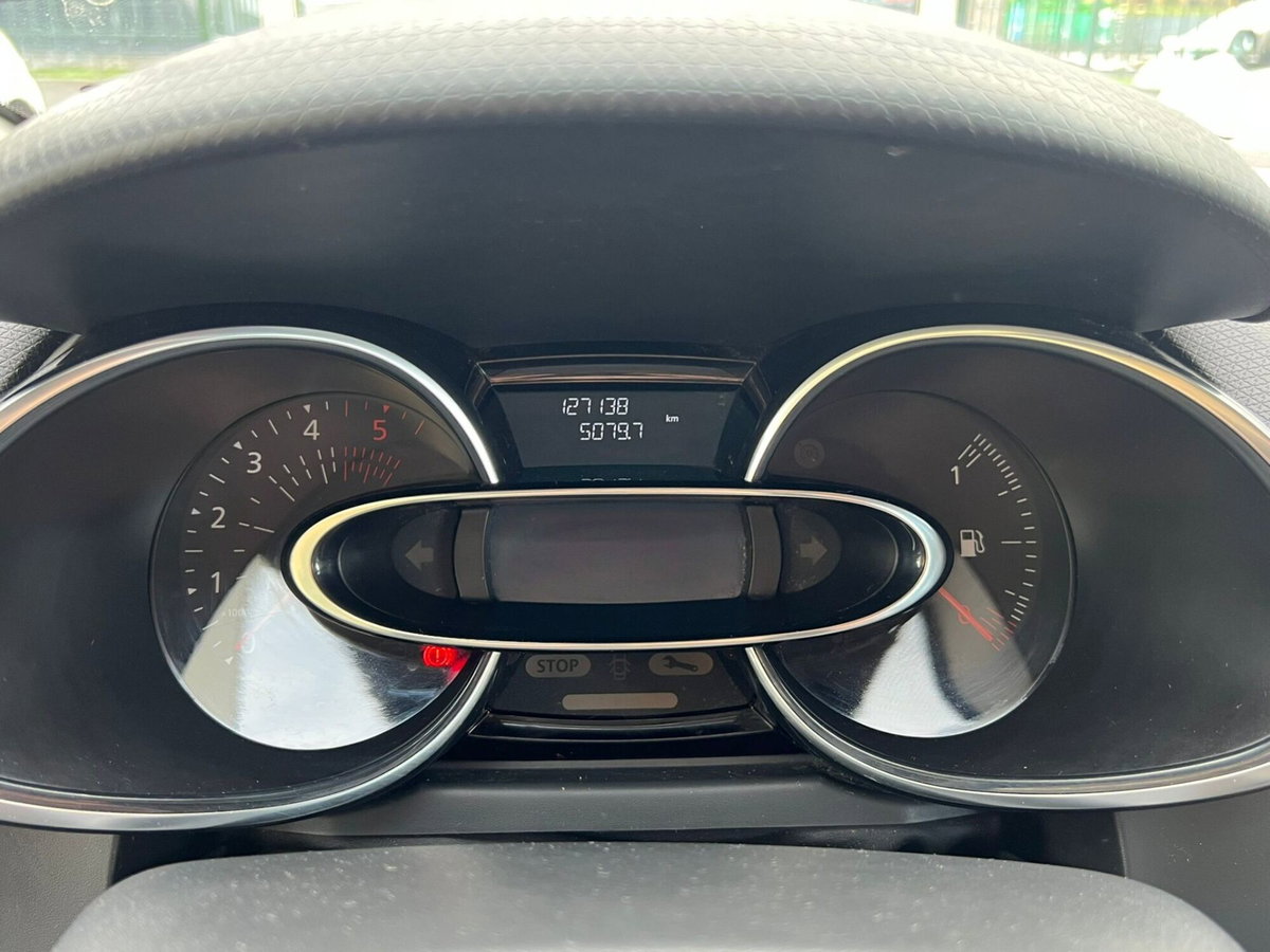 Renault Clio dCi 8V 90 CV EDC 5 porte Moschino Zen (10)