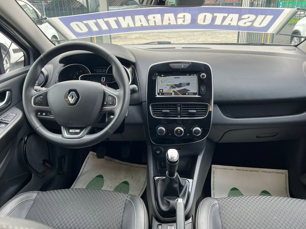 Renault Clio dCi 8V 90 CV EDC 5 porte Moschino Zen (14)