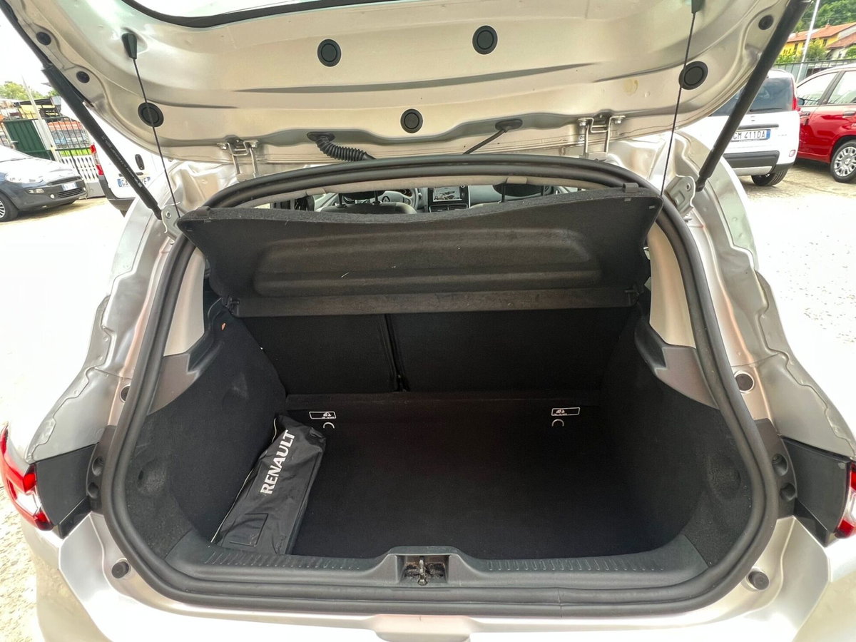 Renault Clio dCi 8V 90 CV EDC 5 porte Moschino Zen (15)