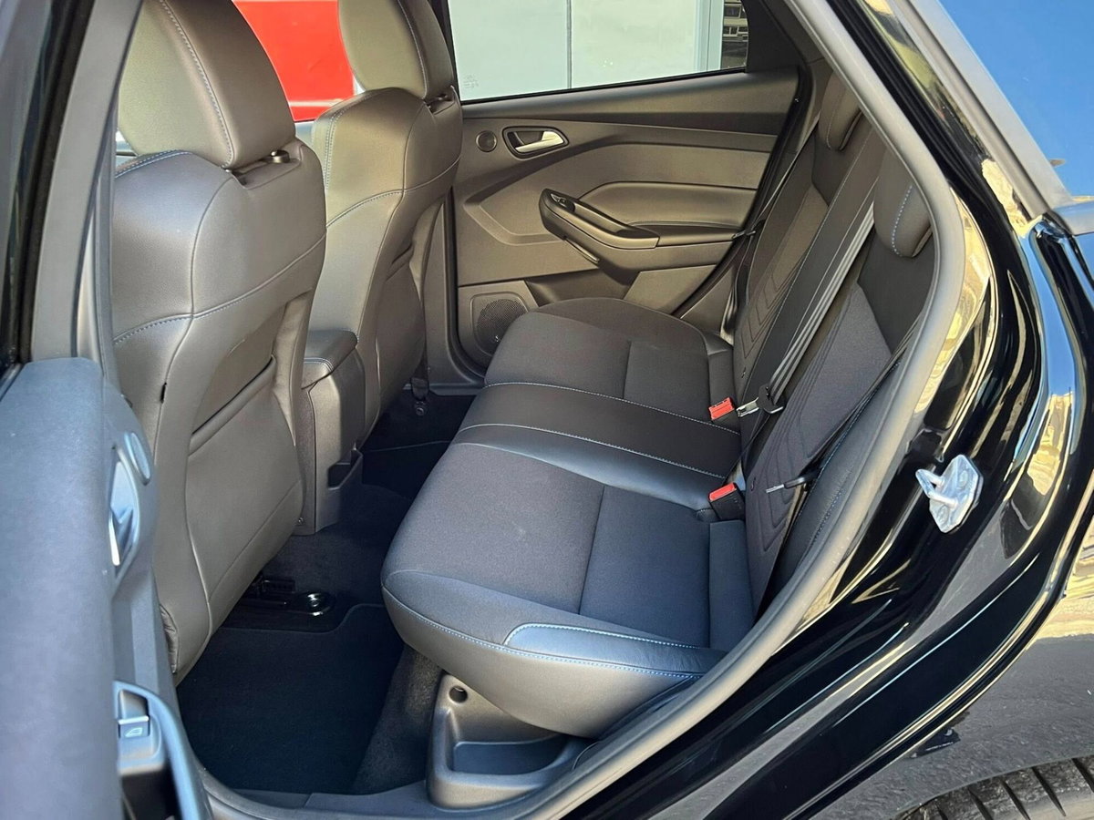Ford Focus 2.3 350 CV AWD RS (11)