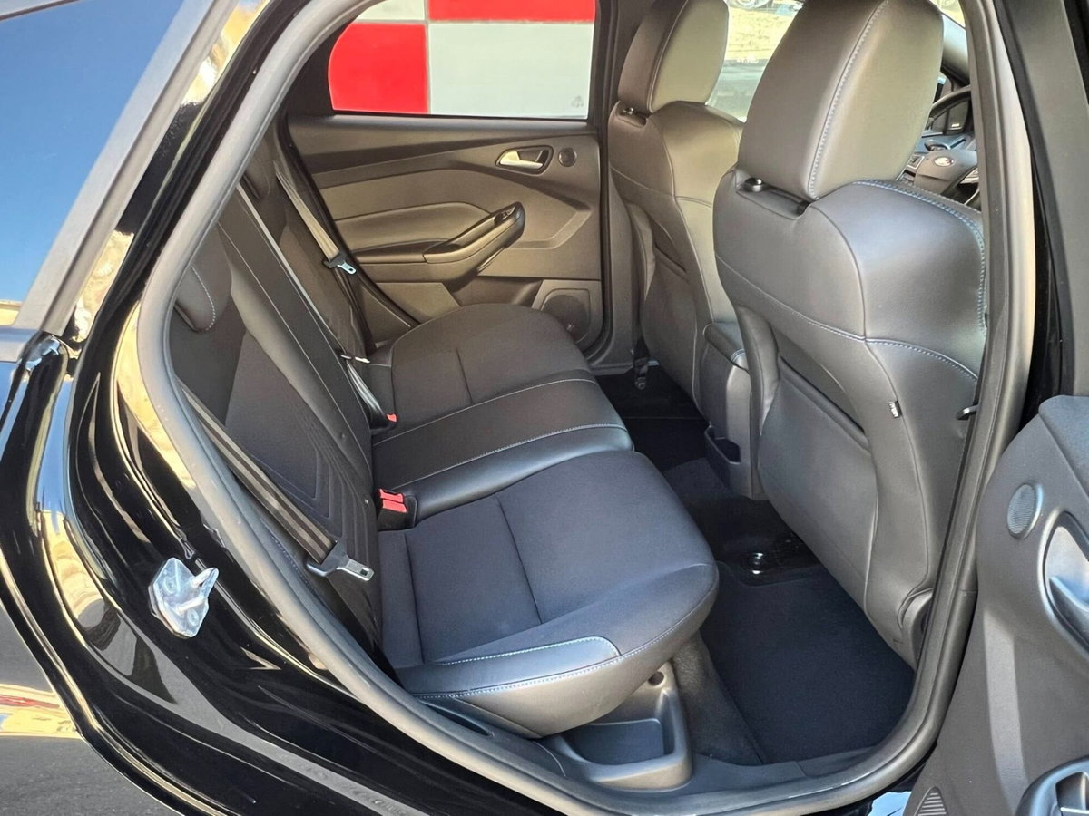 Ford Focus 2.3 350 CV AWD RS (12)