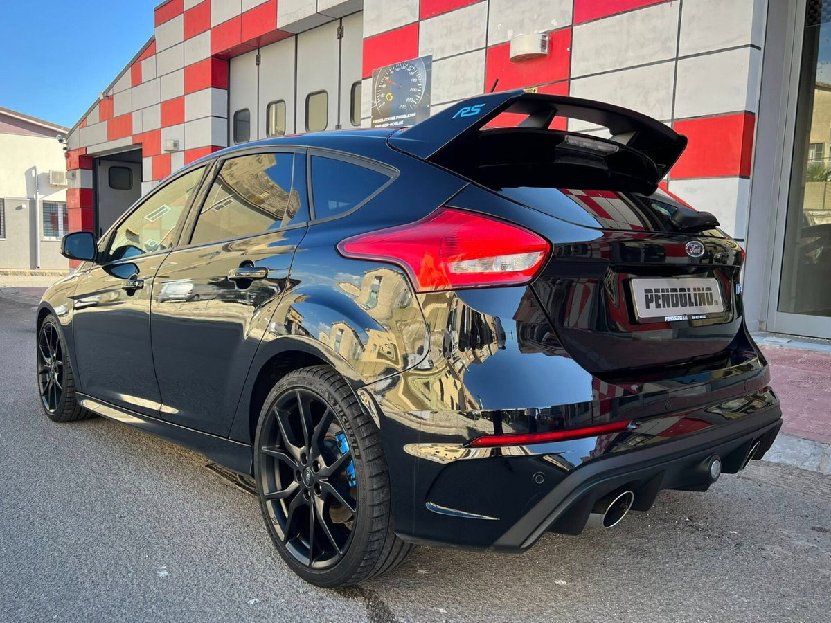 Ford Focus 2.3 350 CV AWD RS (4)