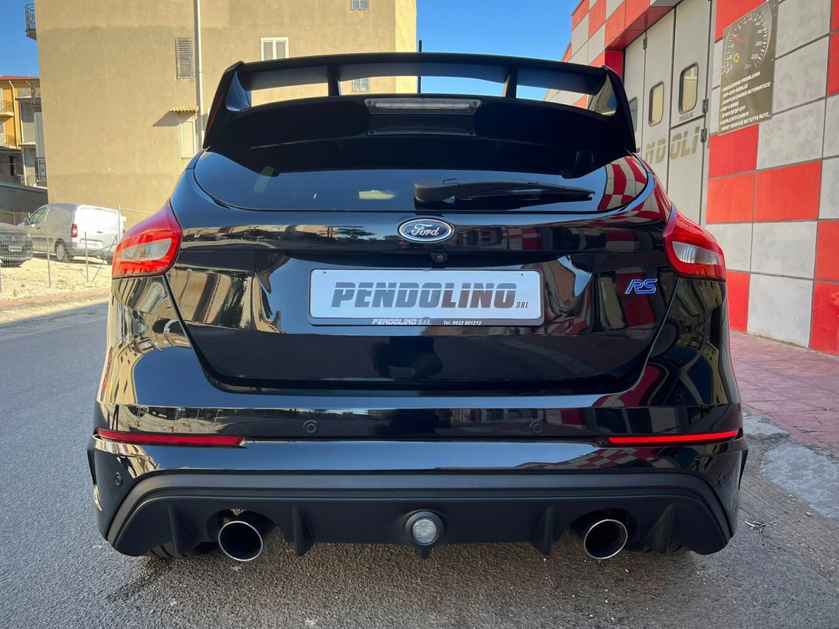 Ford Focus 2.3 350 CV AWD RS (5)