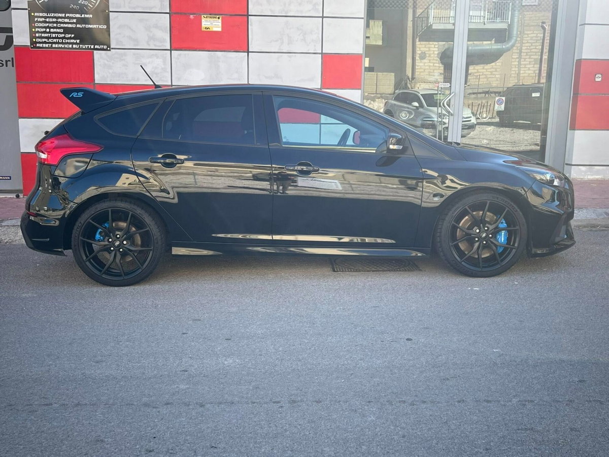 Ford Focus 2.3 350 CV AWD RS (7)