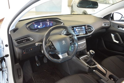 Peugeot 308 SW BlueHDi 130 S&S Business (15)