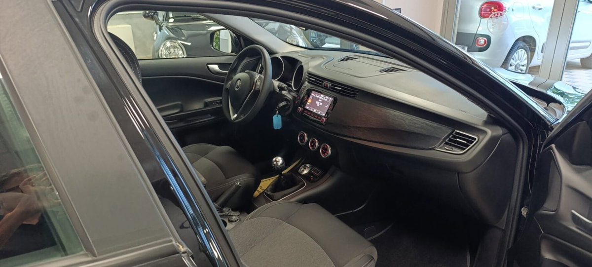 Alfa Romeo Giulietta 1.4 Turbo Distinctive Gpl 120cv E6 (13)