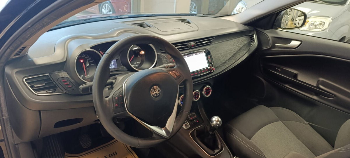 Alfa Romeo Giulietta 1.4 Turbo Distinctive Gpl 120cv E6 (9)