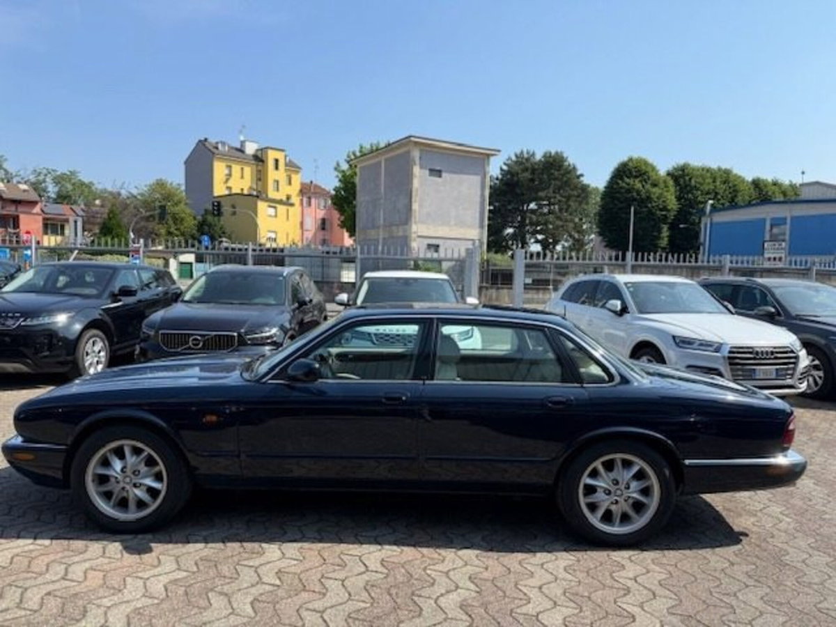 Jaguar XJ 4.0 cat Executive (11)
