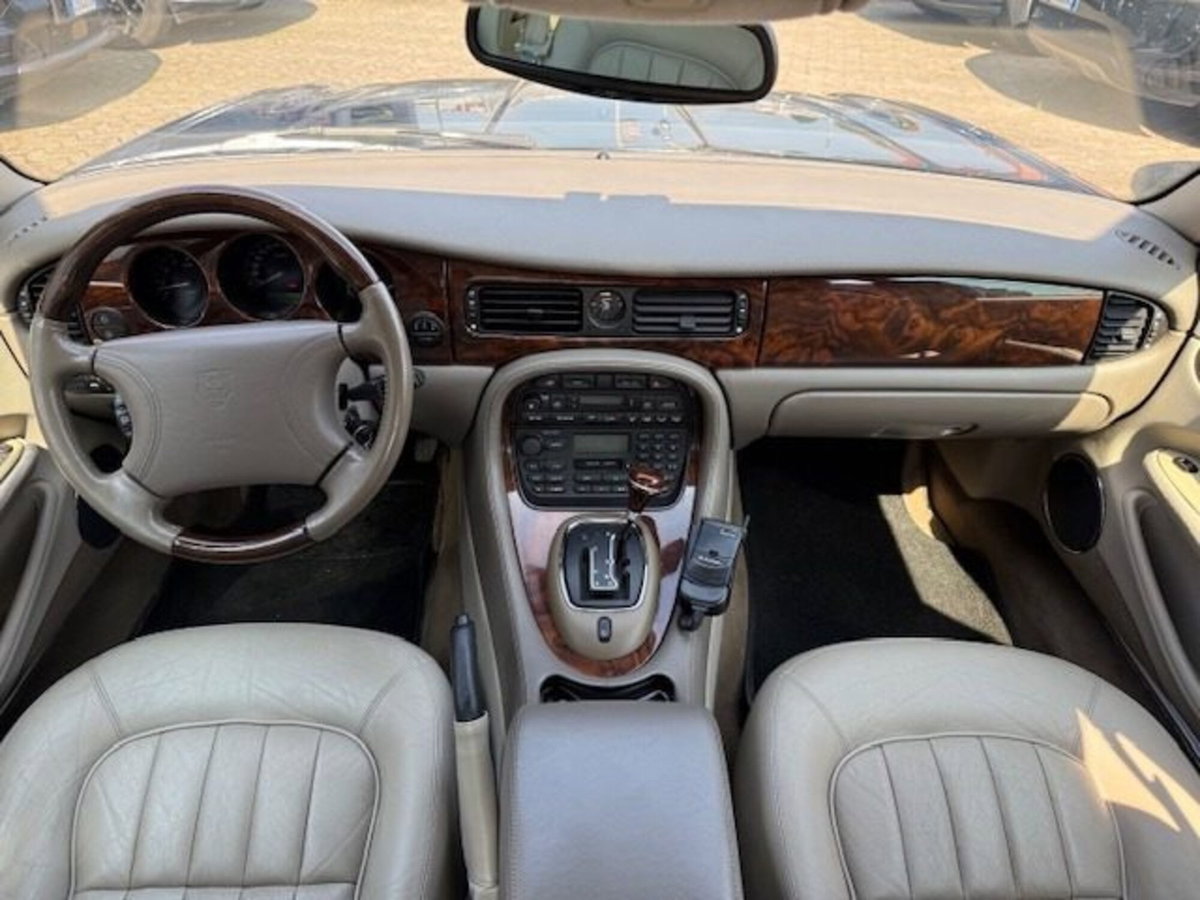 Jaguar XJ 4.0 cat Executive (4)
