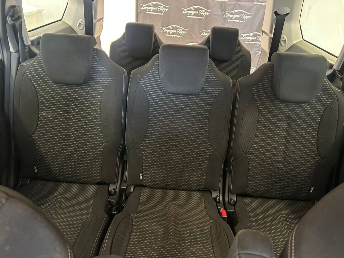 Citroen C4 Picasso 1.6 HDi 110 FAP Exclusive (13)