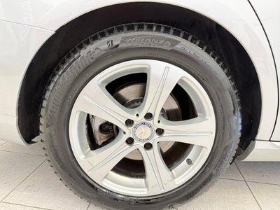 Mercedes-Benz Classe E 220 d Auto Premium Plus (10)