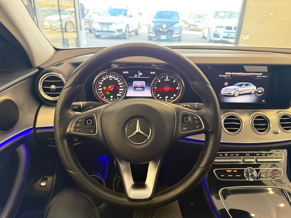Mercedes-Benz Classe E 220 d Auto Premium Plus (12)