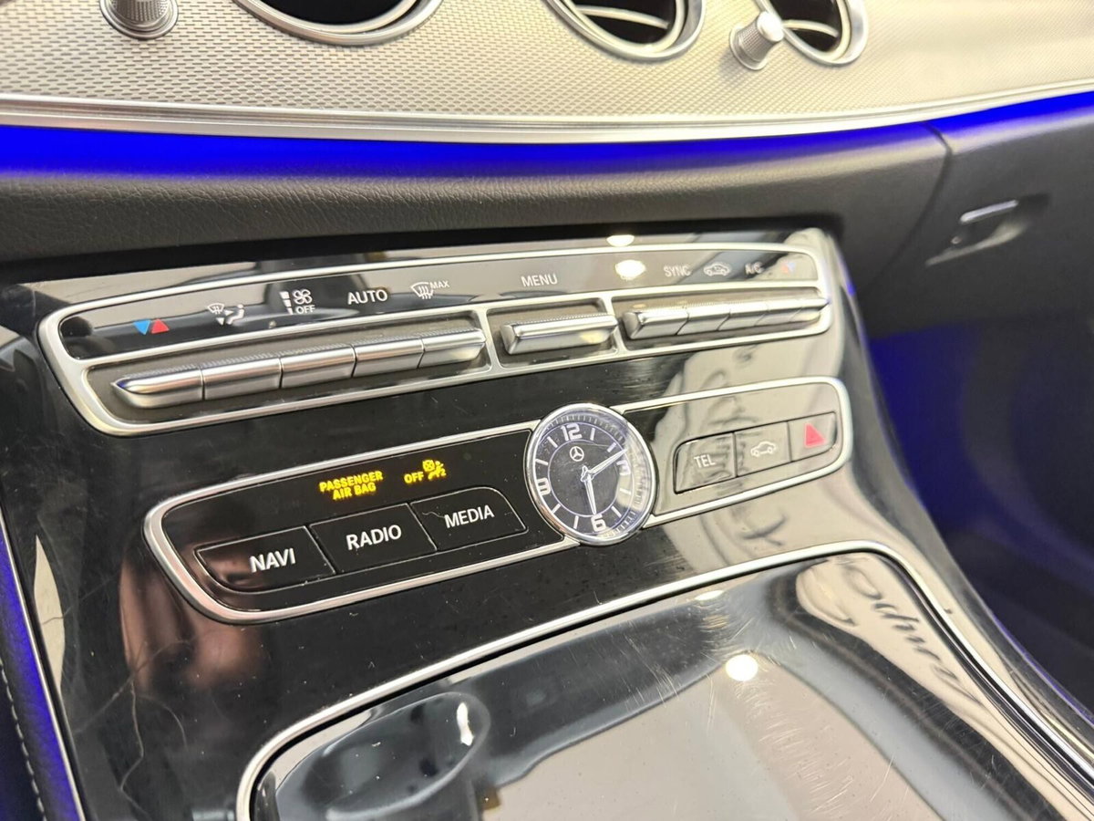 Mercedes-Benz Classe E 220 d Auto Premium Plus (14)