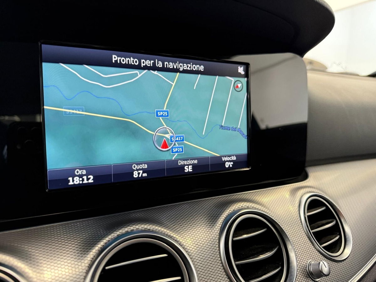 Mercedes-Benz Classe E 220 d Auto Premium Plus (15)