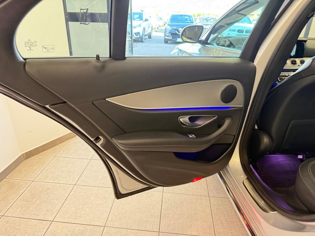 Mercedes-Benz Classe E 220 d Auto Premium Plus (18)