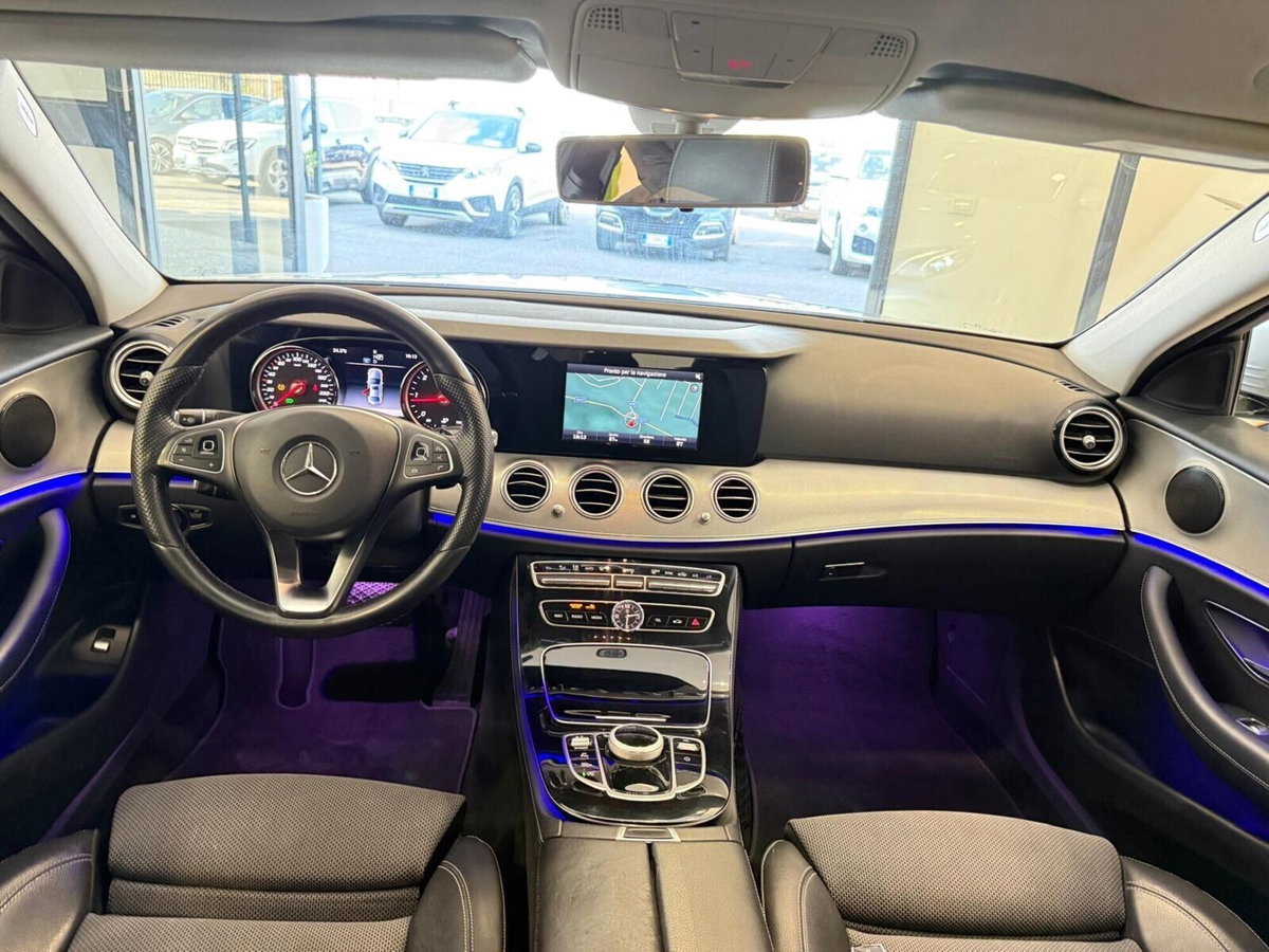 Mercedes-Benz Classe E 220 d Auto Premium Plus (20)