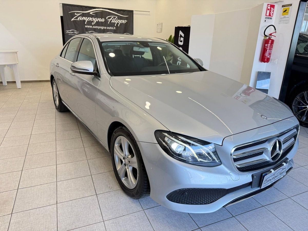 Mercedes-Benz Classe E 220 d Auto Premium Plus (3)