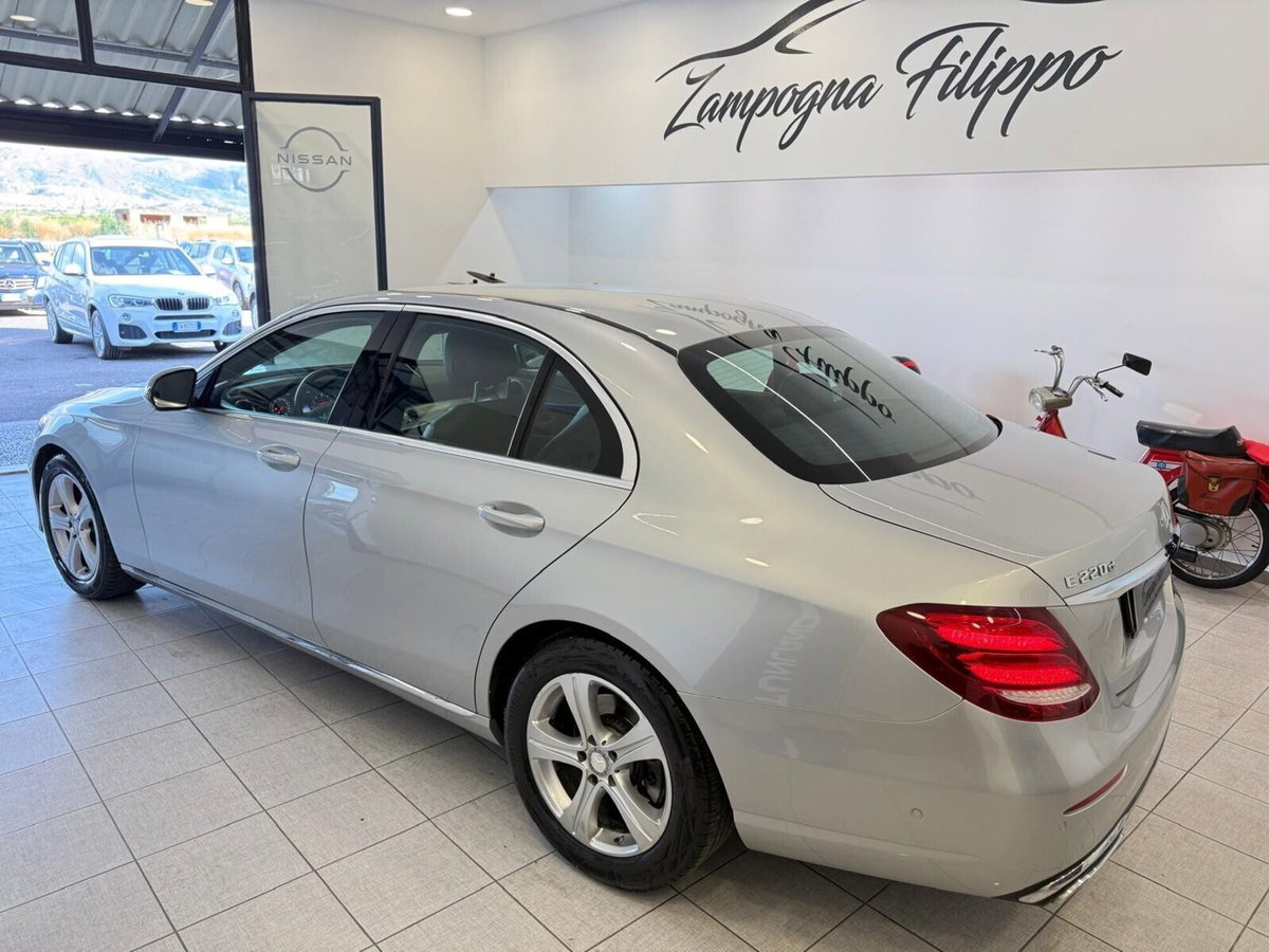 Mercedes-Benz Classe E 220 d Auto Premium Plus (4)