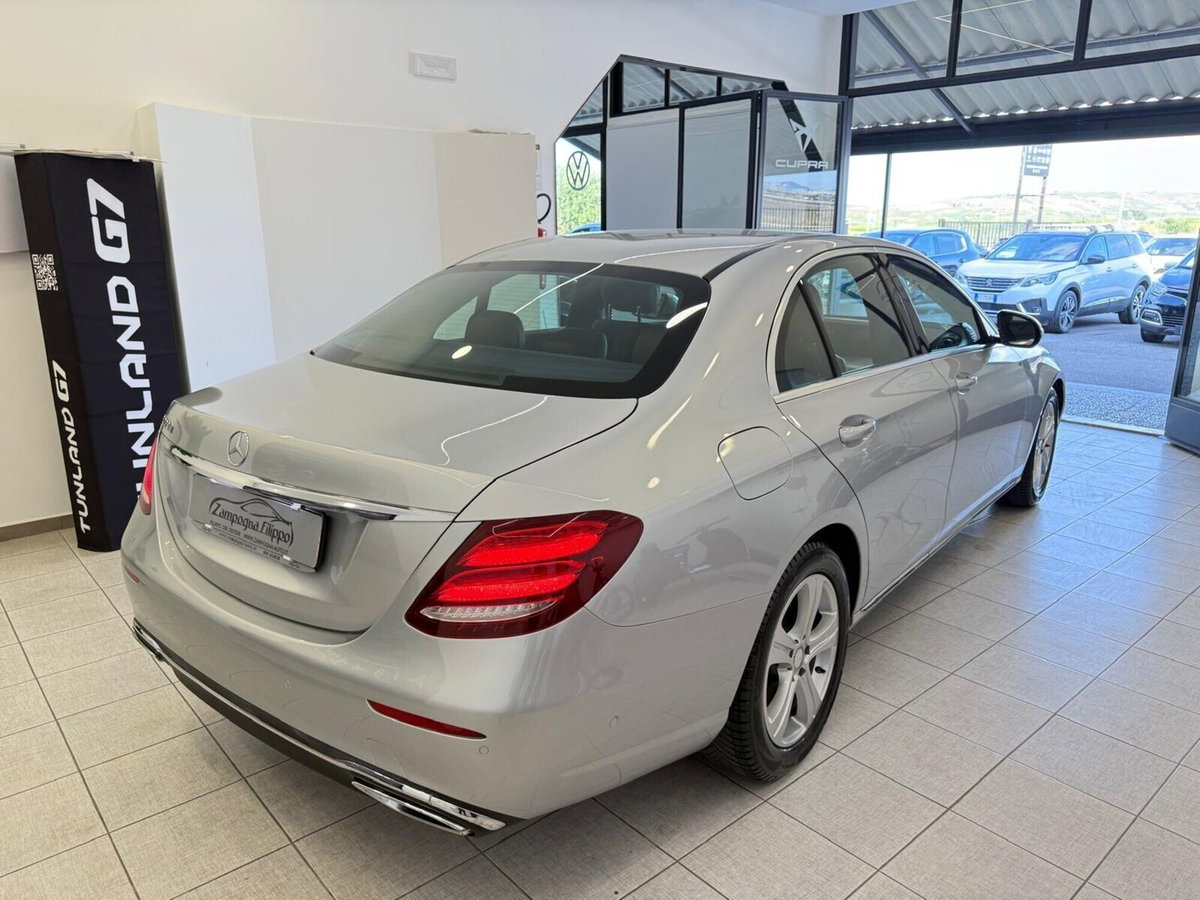 Mercedes-Benz Classe E 220 d Auto Premium Plus (7)