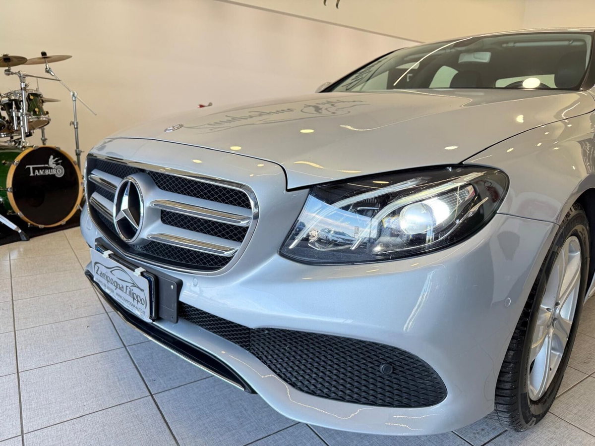 Mercedes-Benz Classe E 220 d Auto Premium Plus (9)