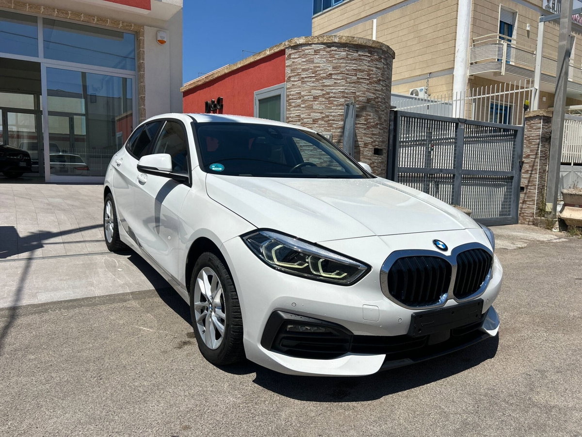 BMW Serie 1 116d 2.0 116CV cat 5 porte Attiva DPF (2)