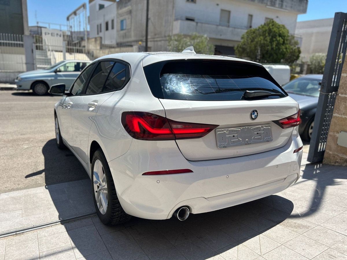BMW Serie 1 116d 2.0 116CV cat 5 porte Attiva DPF (4)