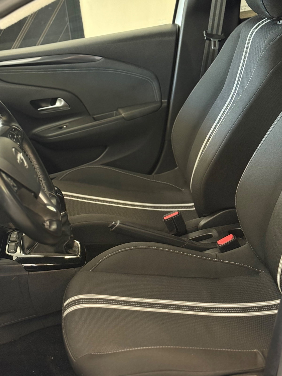Opel Corsa 1.2 Edition (10)