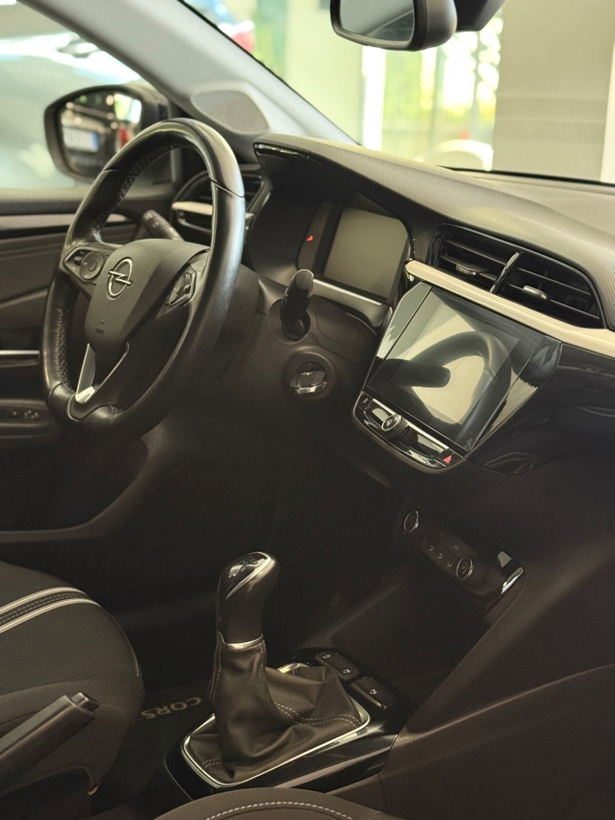 Opel Corsa 1.2 Edition (11)